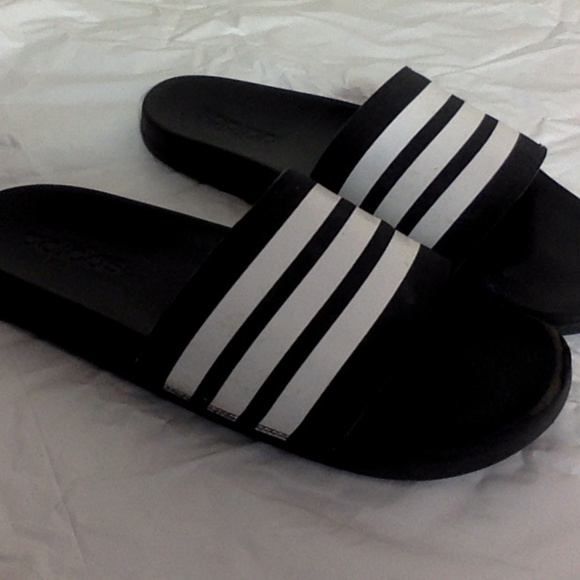 Adidas slides - Picture 1 of 1